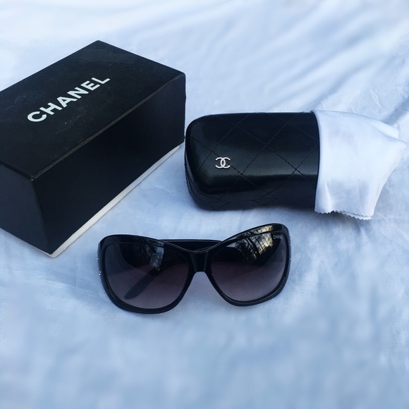 CHANEL Accessories - Chanel sunglasses